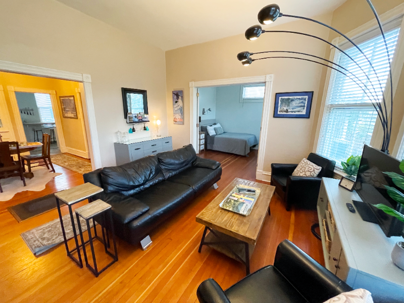 331 State St - Photo 3 of 16
