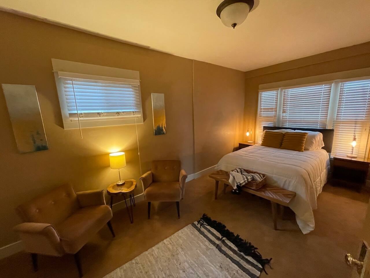 2501 Harvard Ave - Photo 4 of 18