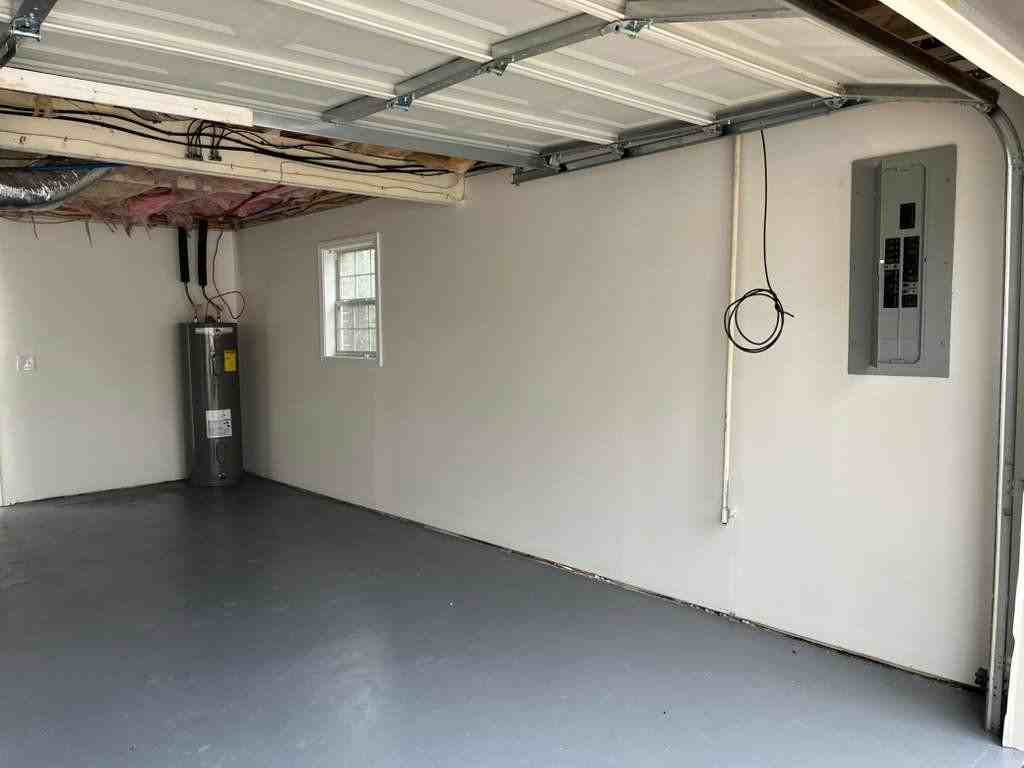 1308 Woodfall Dr - Photo 4 of 6