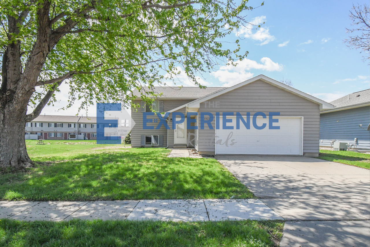 4405 W Antelope Dr - Photo 2 of 39