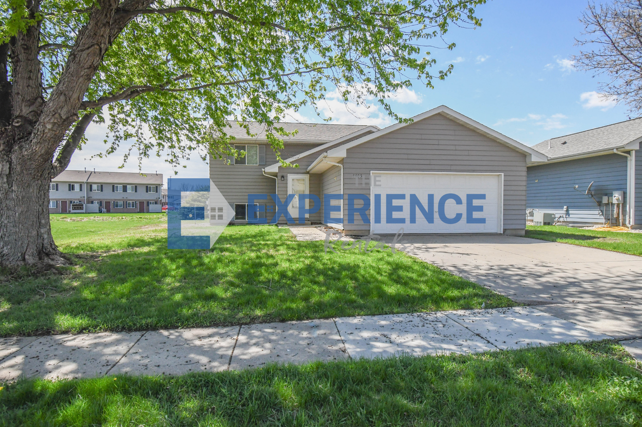 4405 W Antelope Dr - Photo 3 of 39