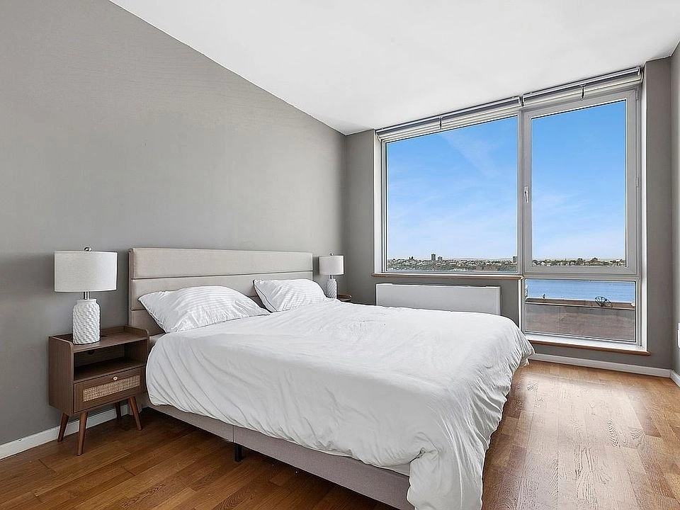 West 57th Street #1522 - Photo 4 of 6