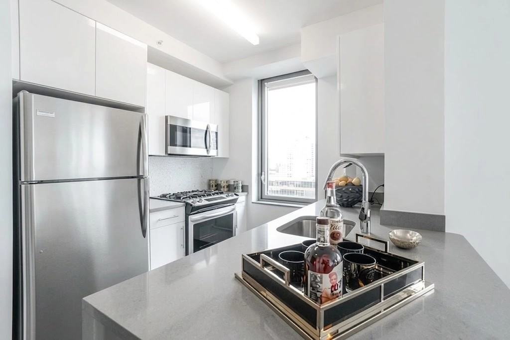 West 57th Street #1522 - Photo 5 of 6