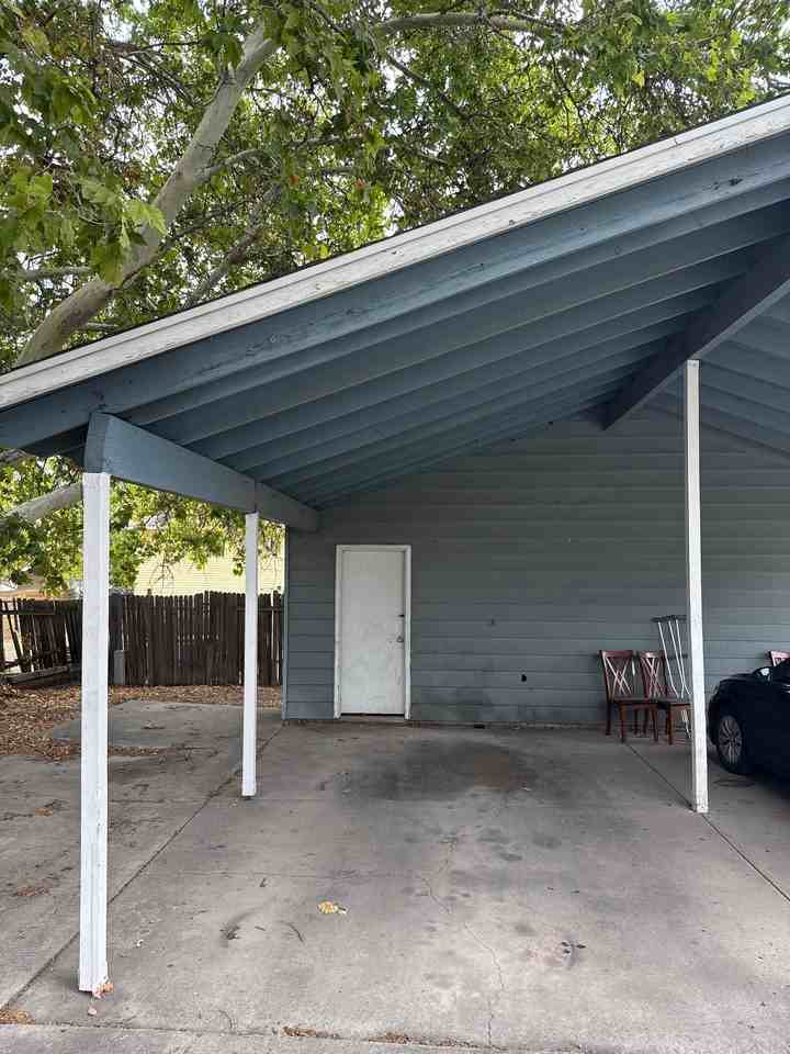 4435 Sw #A - Photo 4 of 11
