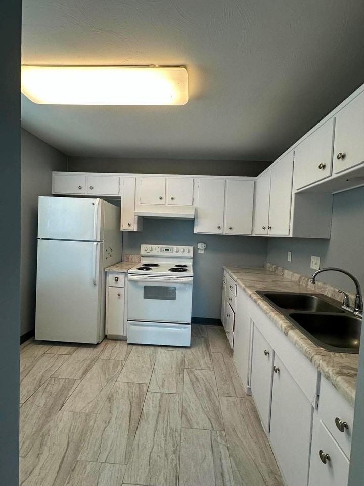 1212 E St #6 - Photo 5 of 21