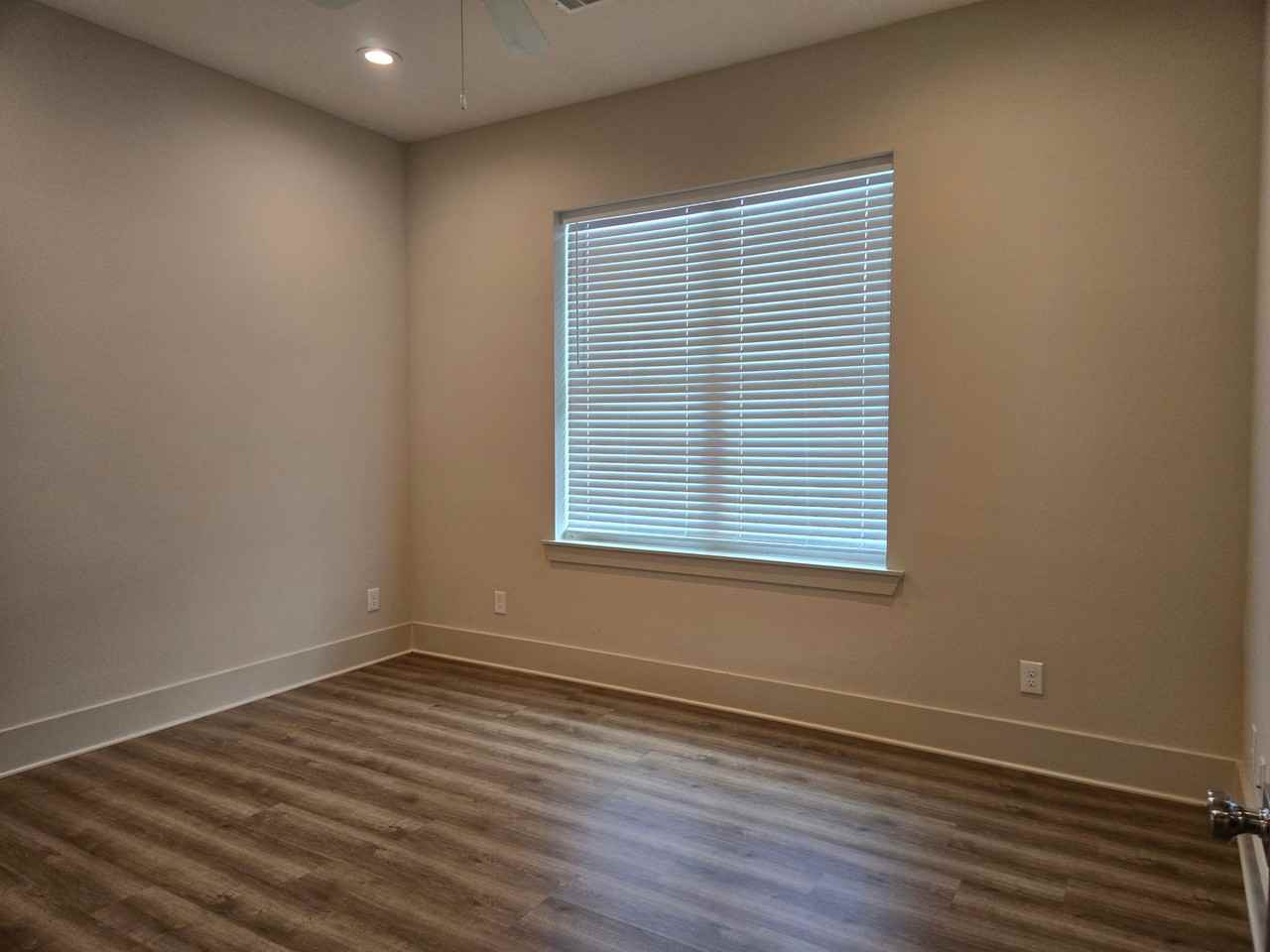 213 Holleman Dr E #204 - Photo 4 of 10