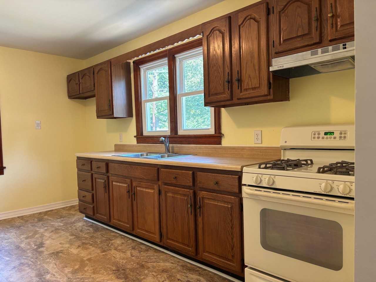 3064 Alby St - Photo 7 of 10