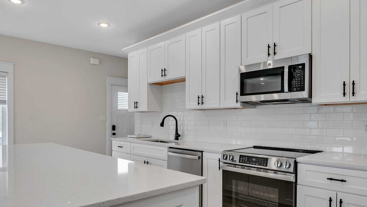 1200 N Woodburn Ave #1 - Photo 3 of 12