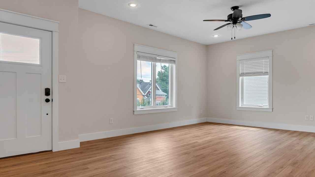 1200 N Woodburn Ave #1 - Photo 4 of 12