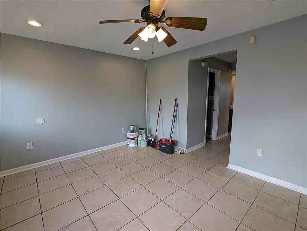 307 E Liberaux St - Photo 2 of 6