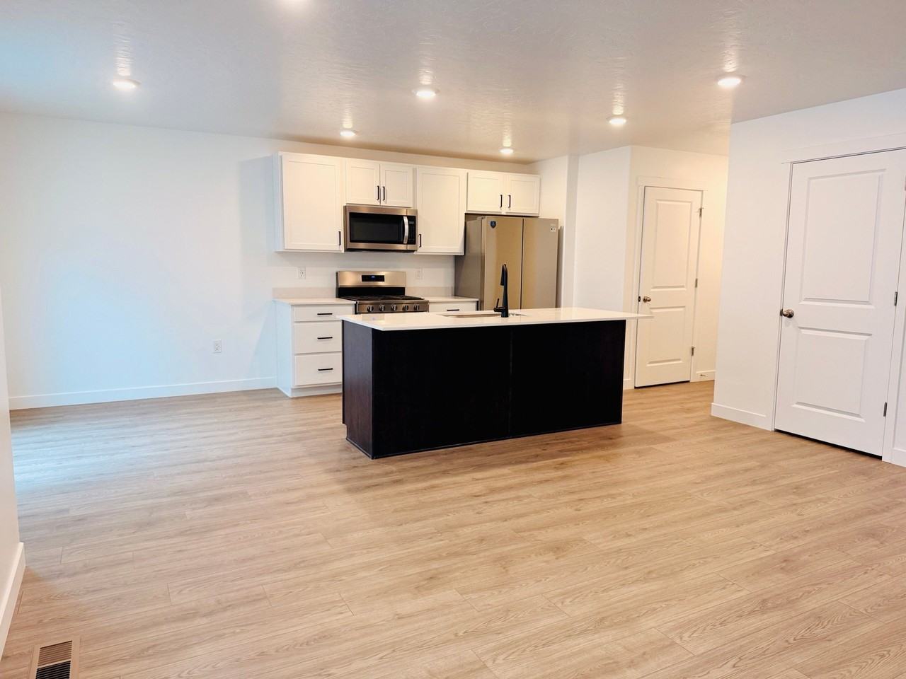 1906 En - Photo 3 of 20