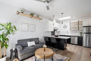 featured image of 1027 Nw Albany Ave #2