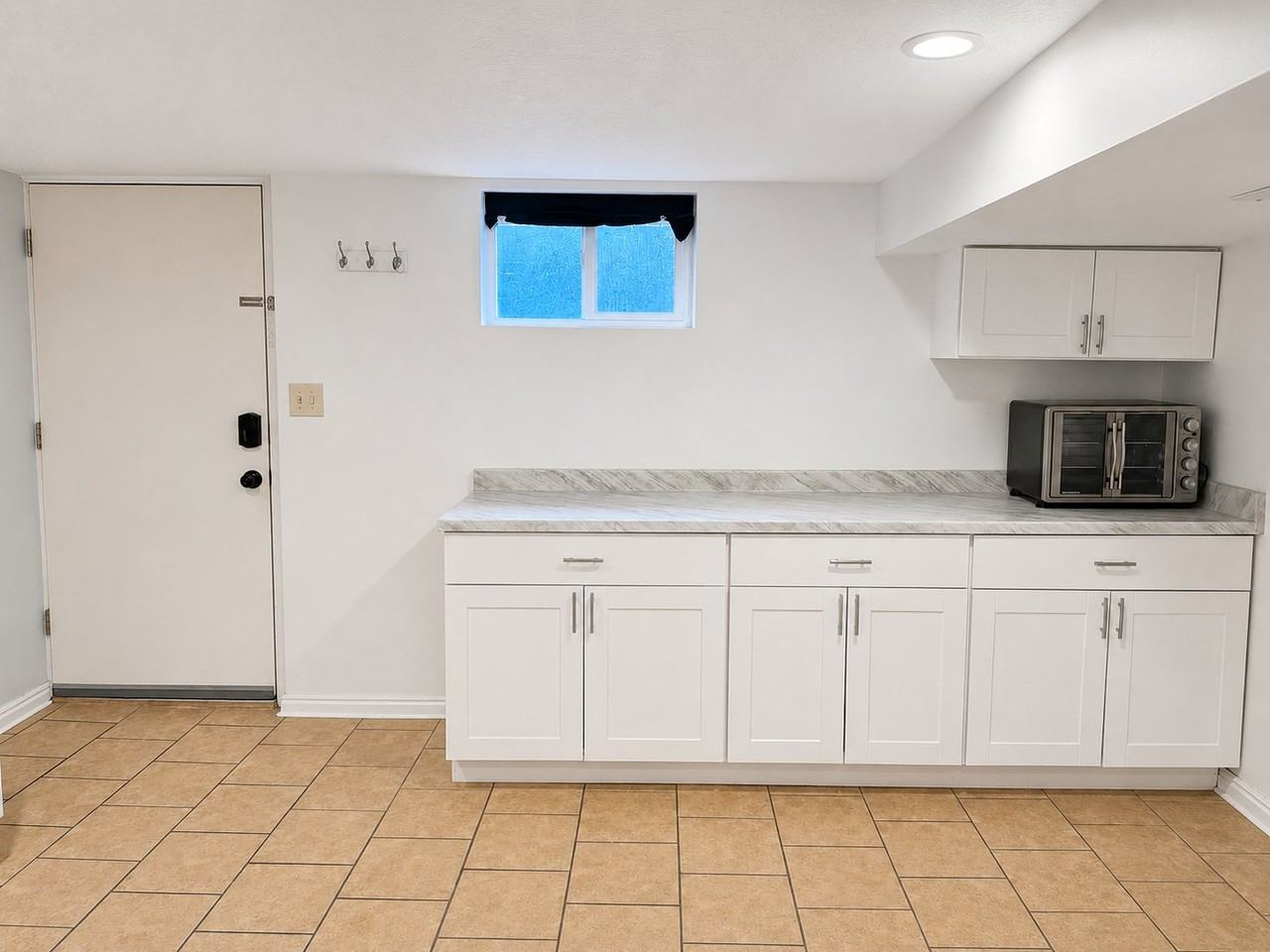 2111 S Wyoming St #B - Photo 6 of 20