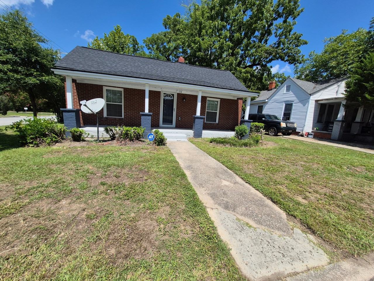 1114 Ward St - Photo 2 of 16