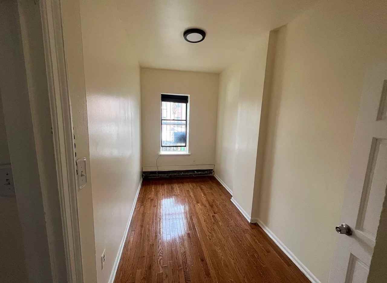 425 Pennsylvania Ave #3 - Photo 3 of 12