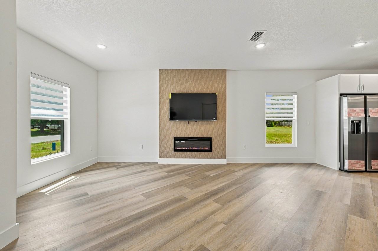 1691 Santos St Se #1691 - Photo 4 of 25
