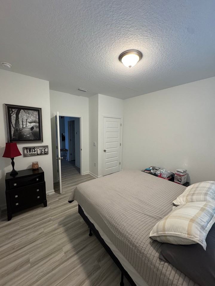 1256 Hayward Loop - Photo 3 of 10
