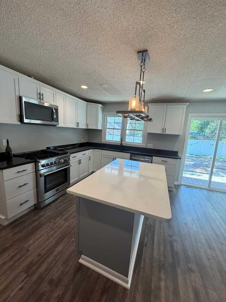 519 Claremont Dr - Photo 2 of 17