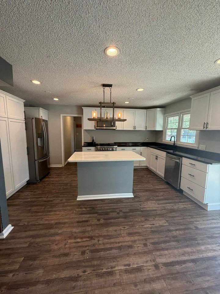 519 Claremont Dr - Photo 3 of 17