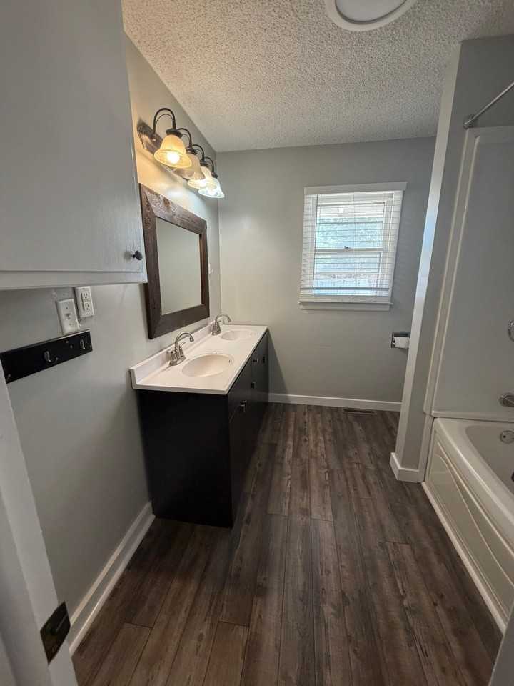 519 Claremont Dr - Photo 7 of 17