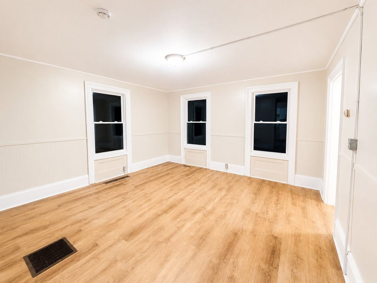993 N Quaker Ln #1 - Photo 7 of 9