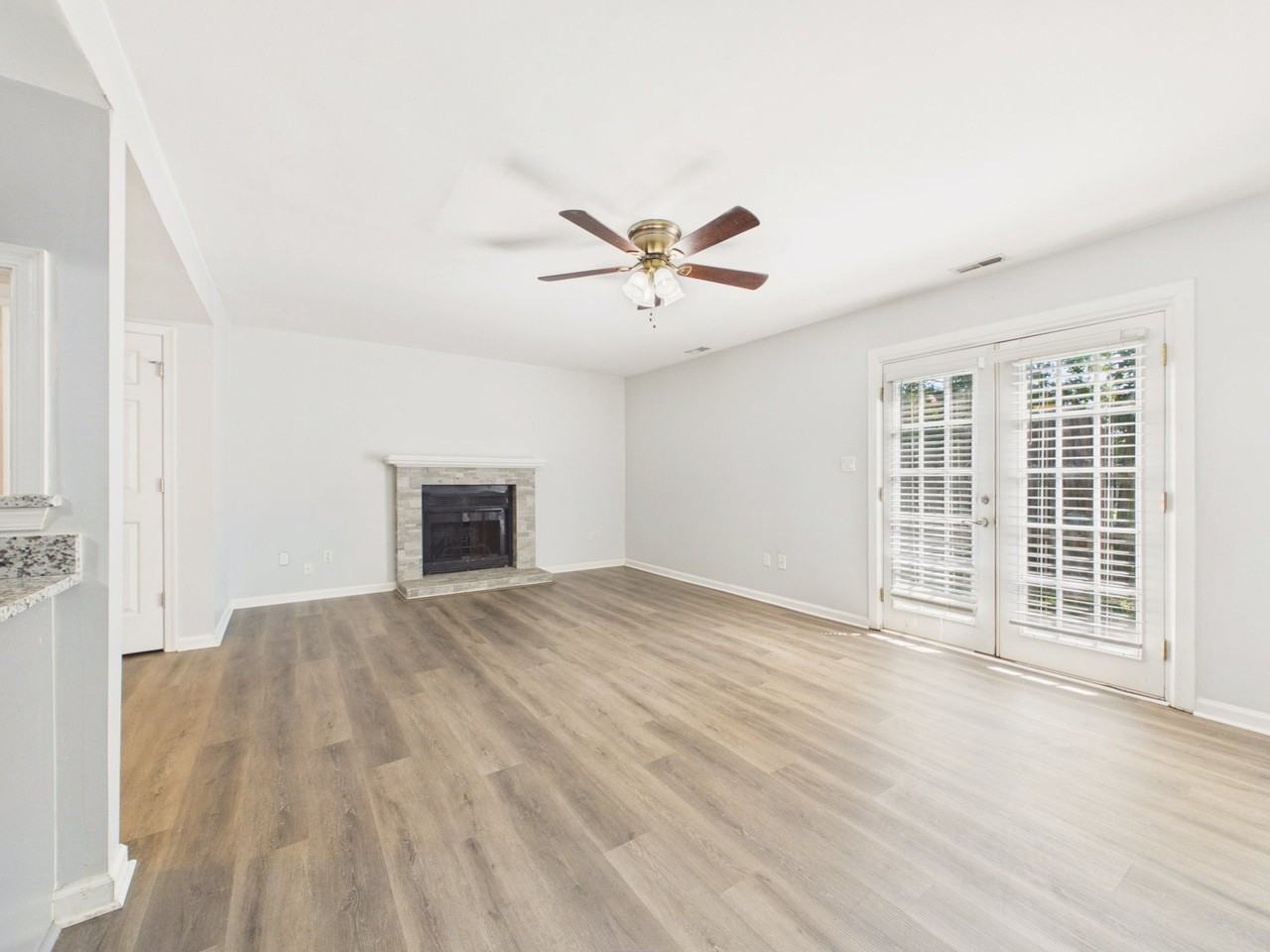 1952 Darnell Dr - Photo 7 of 20