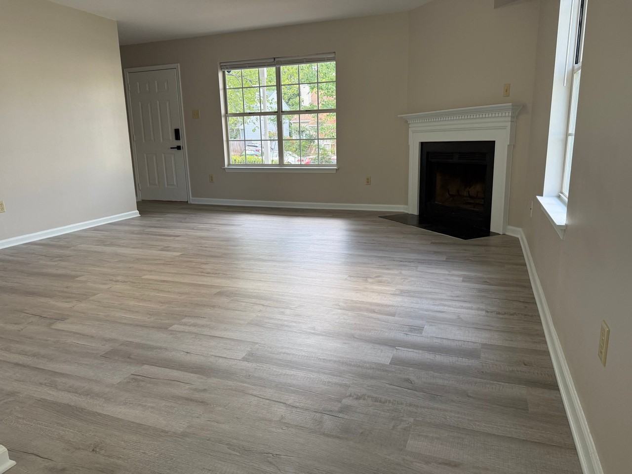 429 Riverside Ave - Photo 4 of 20