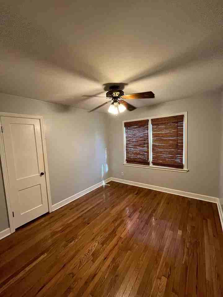 2825 Pennsylvania Ave - Photo 3 of 13