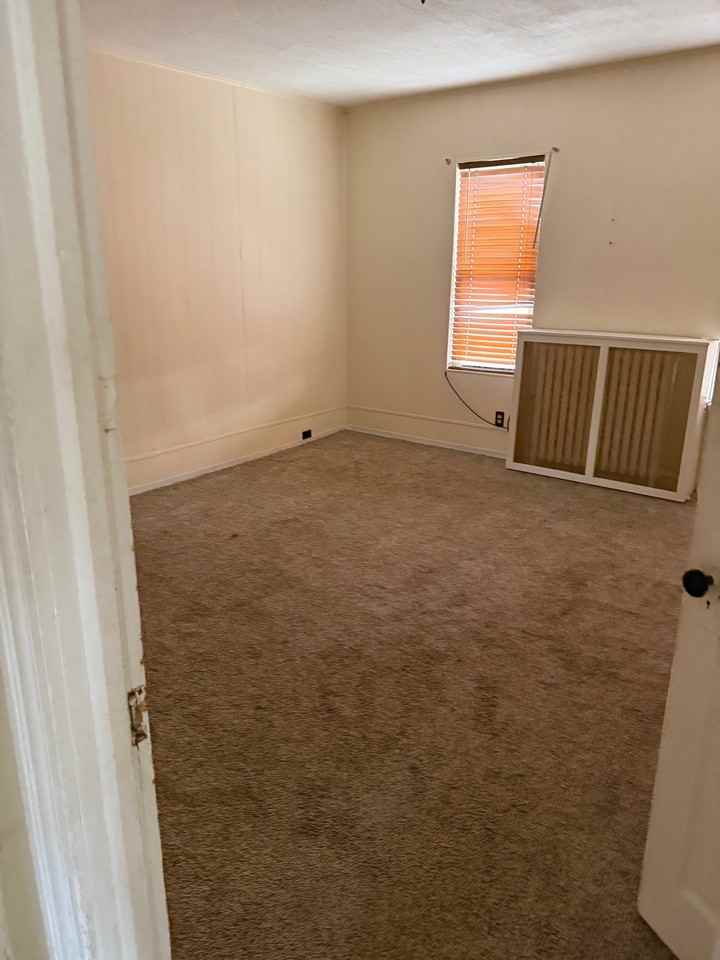 530 Pine St - Photo 7 of 8