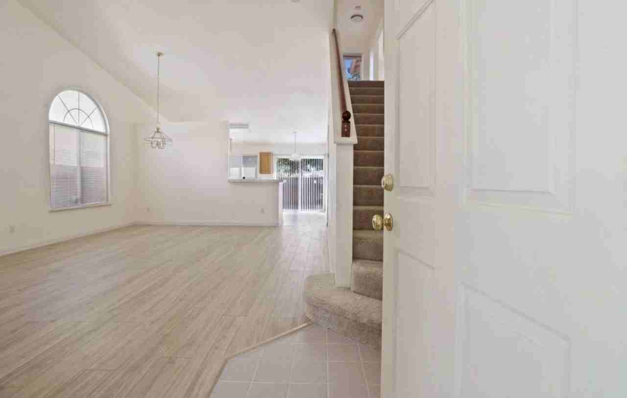 5451 Governor Cir - Photo 2 of 13