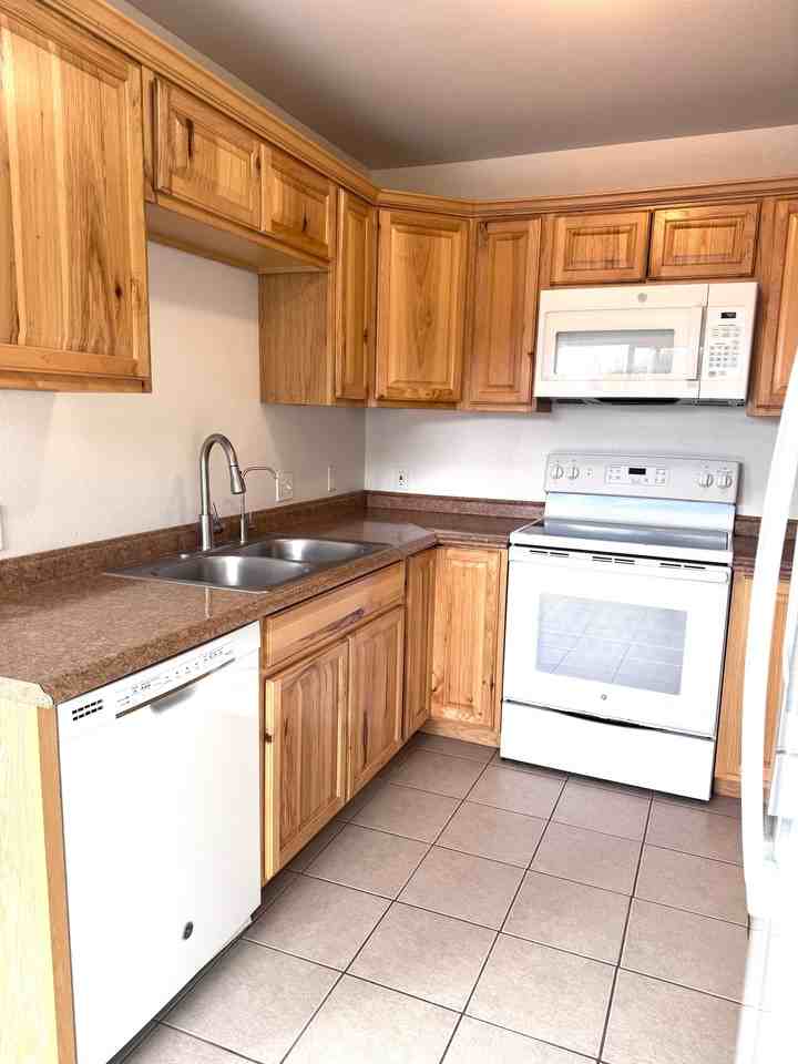 1005 E End Rd #2 - Photo 6 of 19