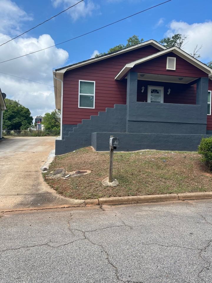 122 Locust St - Photo 2 of 10