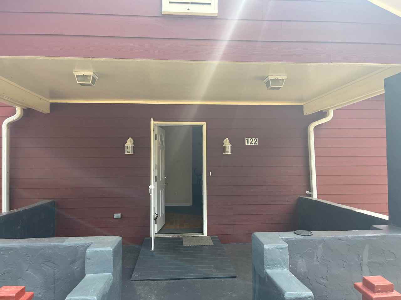 122 Locust St - Photo 3 of 10