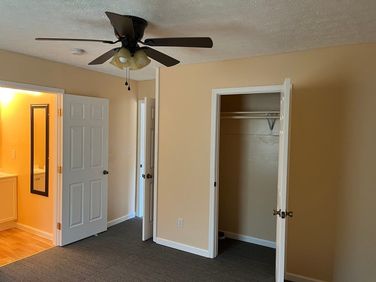 122 Locust St - Photo 6 of 10