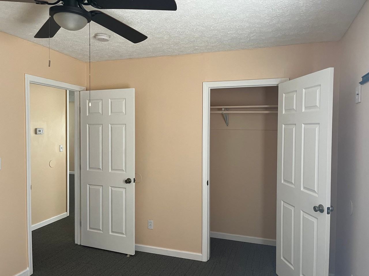 122 Locust St - Photo 7 of 10