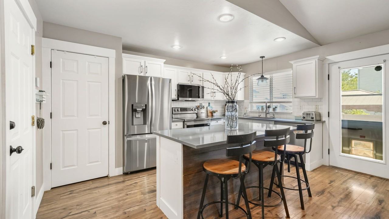 4291 W Campden Dr - Photo 4 of 20