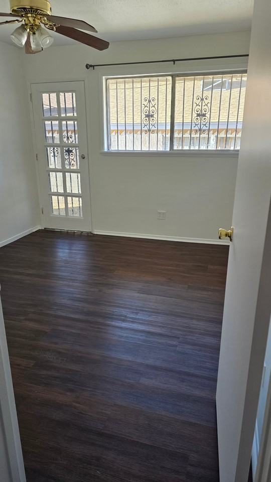 12128 Van Nuys Blvd #1 - Photo 2 of 5