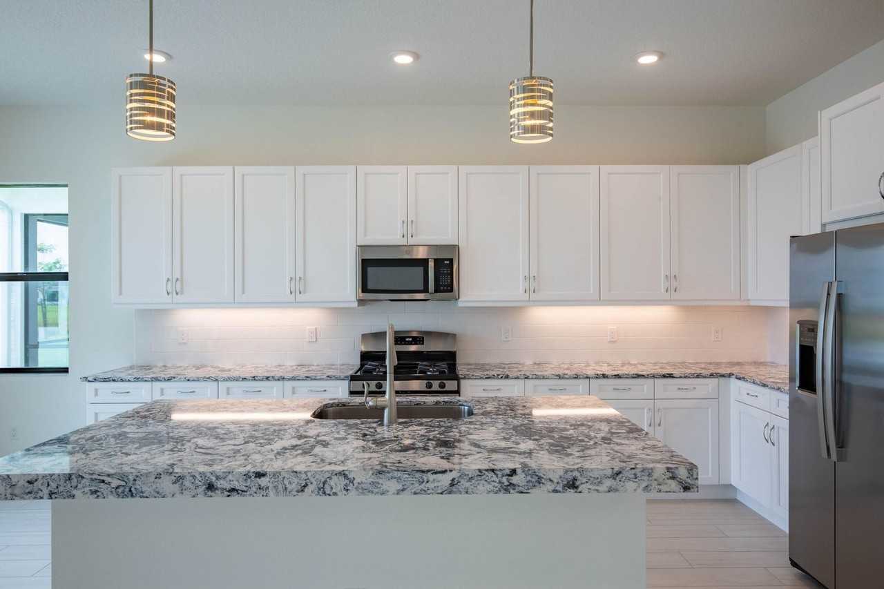 5576 Captiva Ln - Photo 4 of 8