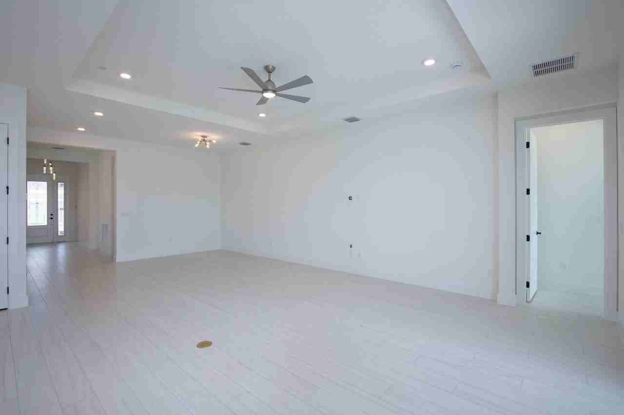 5576 Captiva Ln - Photo 7 of 8