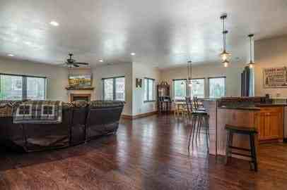 401 Ice House Ter - Photo 3 of 15