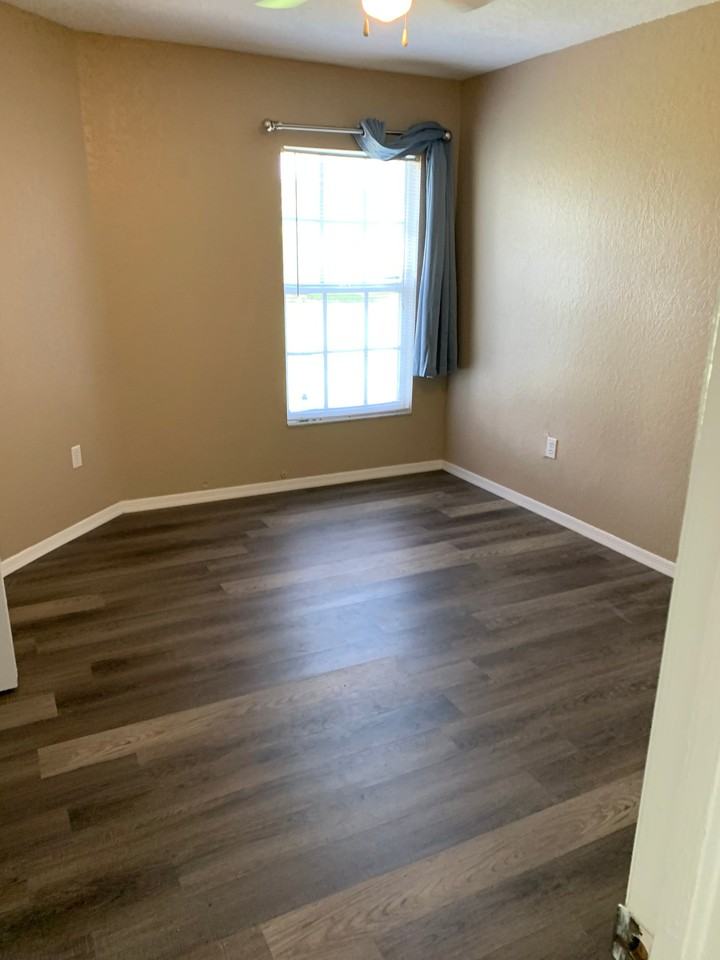 1039 Bismarck Rd - Photo 6 of 11