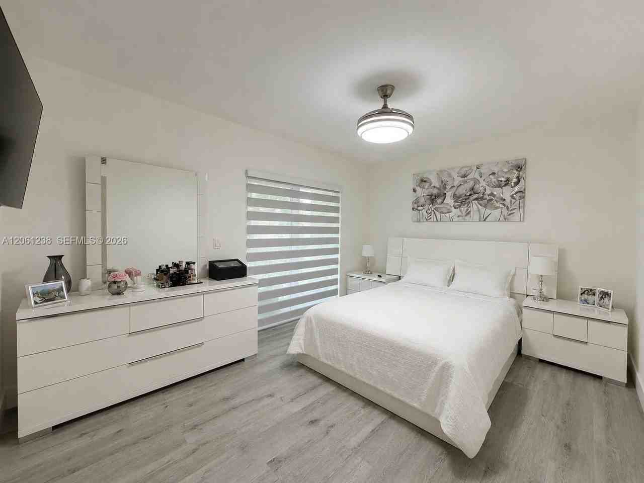 12610 Sw 54th St #12610 - Photo 6 of 11