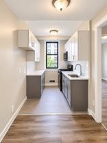 25 Van Velsor Pl #25LE - Photo 1 of 1