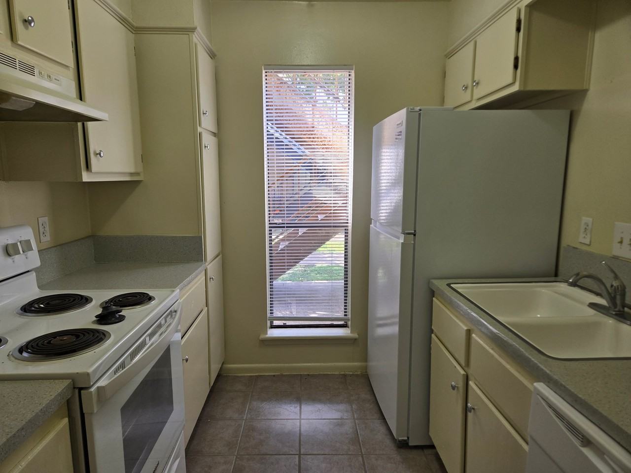 2408 Bandera Dr #B - Photo 3 of 9
