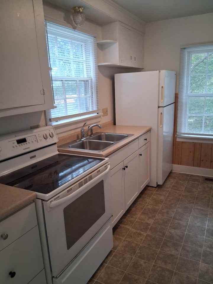 731 Rex Ave - Photo 2 of 10