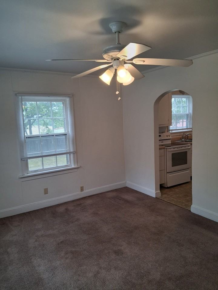 731 Rex Ave - Photo 3 of 10