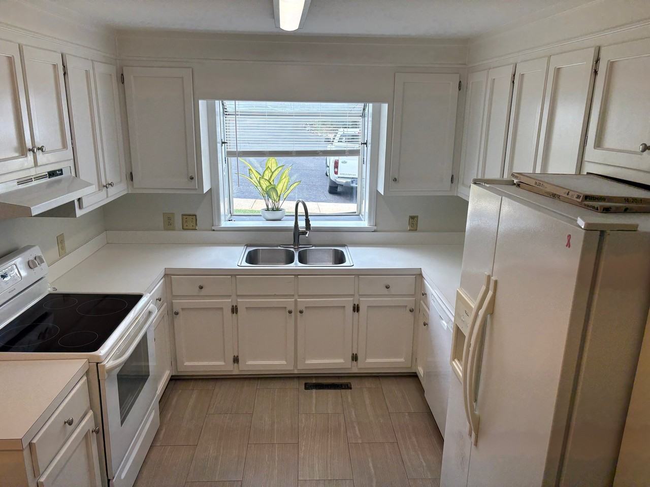 120 Greenbriar St #3 - Photo 5 of 16