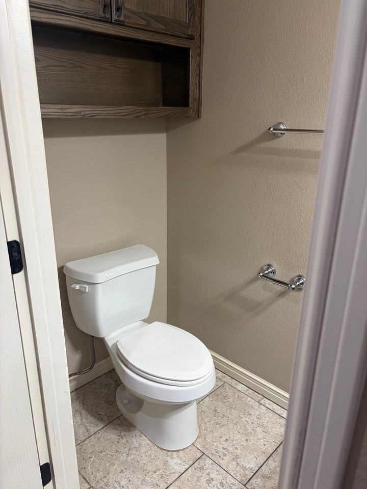 8328 N 26th St - Photo 4 of 20