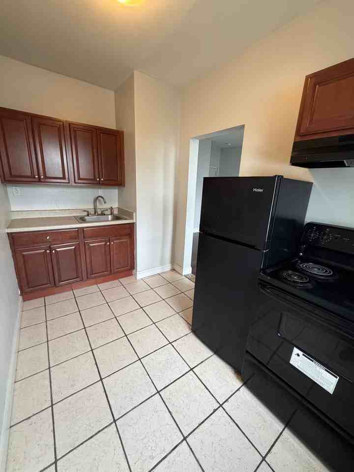 18 Summit St #317 - Photo 2 of 3