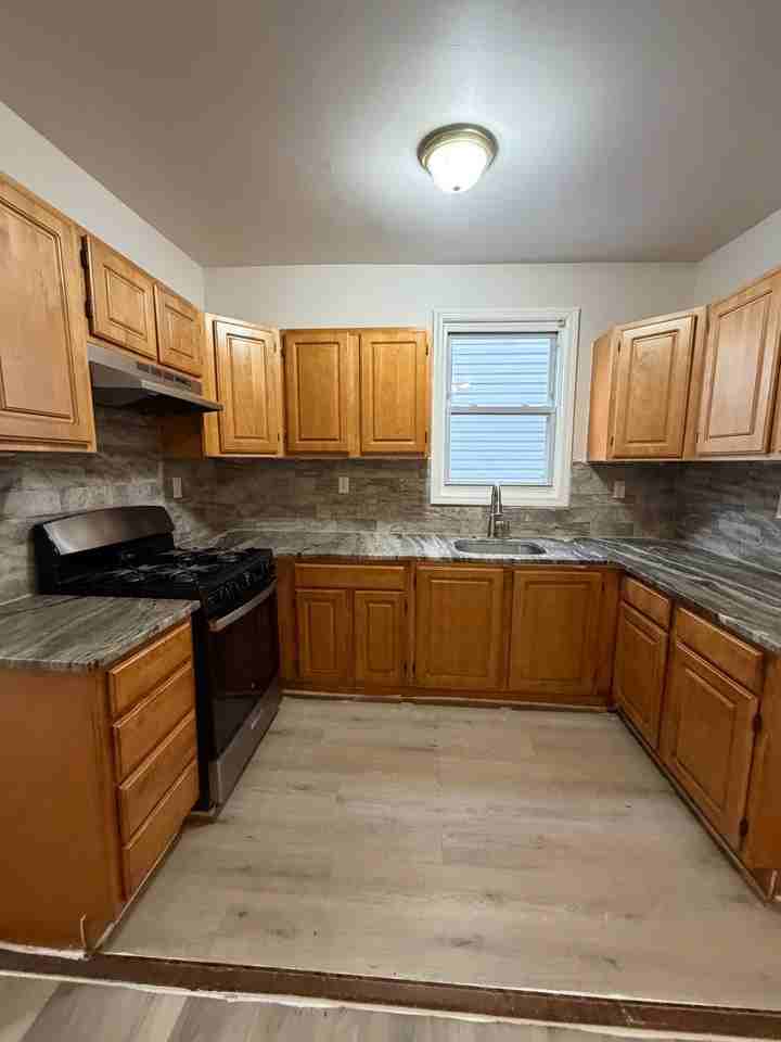 225 New St #1 - Photo 2 of 10